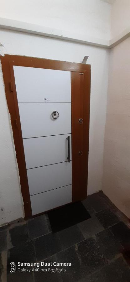 Ferienwohnung Parkside Apartament Batumi Exterior foto